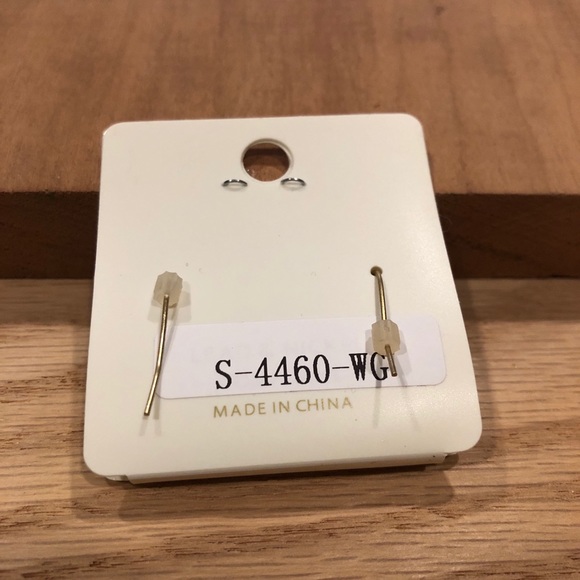 The One Circle textures detail drop earrings - Picture 2 of 3